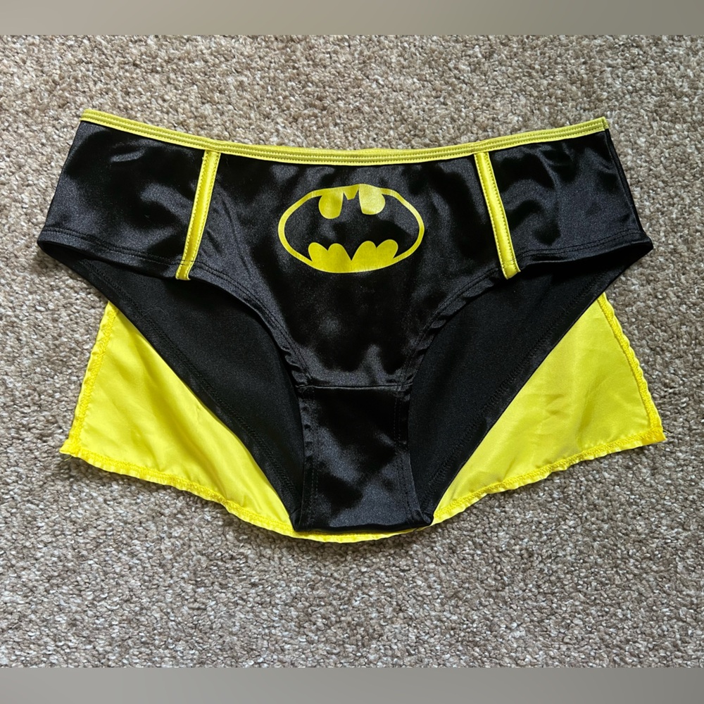 Undergirl Batman Batgirl Black Yellow Panties w/ Cape Cosplay Costume DC Comics